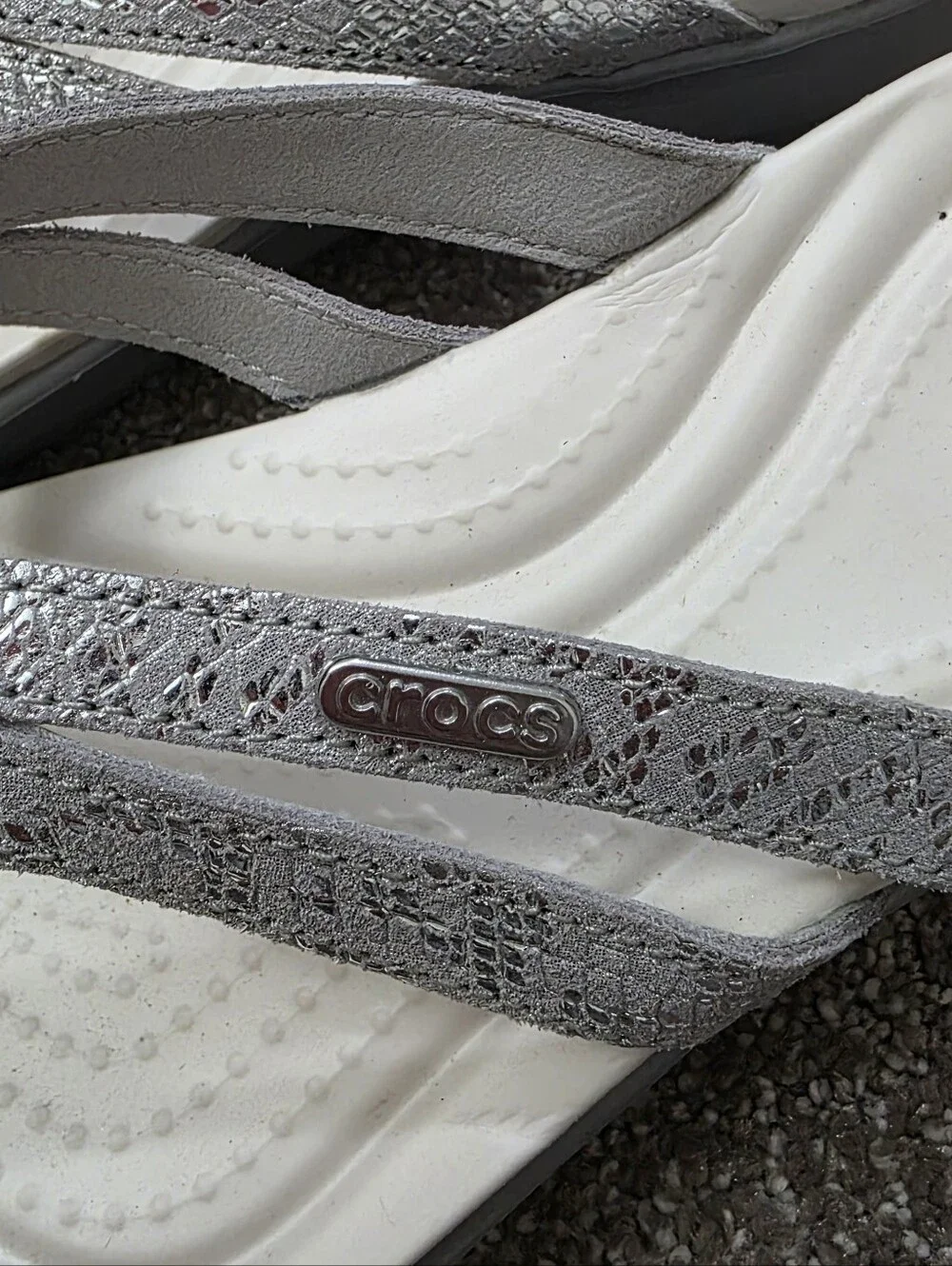 Crocs Capri V Shimmer Silver Flip Flops Double Strap Comfort Foam Resortwear 9